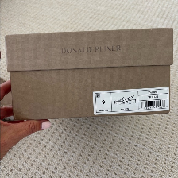 Donald Pliner Halie Suede Loafer Taupe Sz 9 - Picture 5 of 7